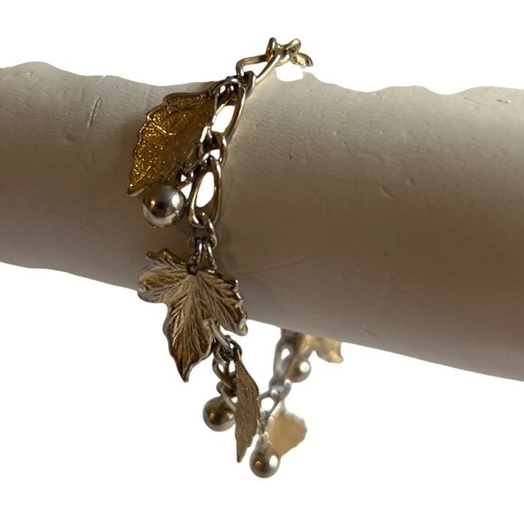 Gold Tone Leaf & Ball Charm Bracelet 7 Inches - Made In Korea - Picture 4 of 5